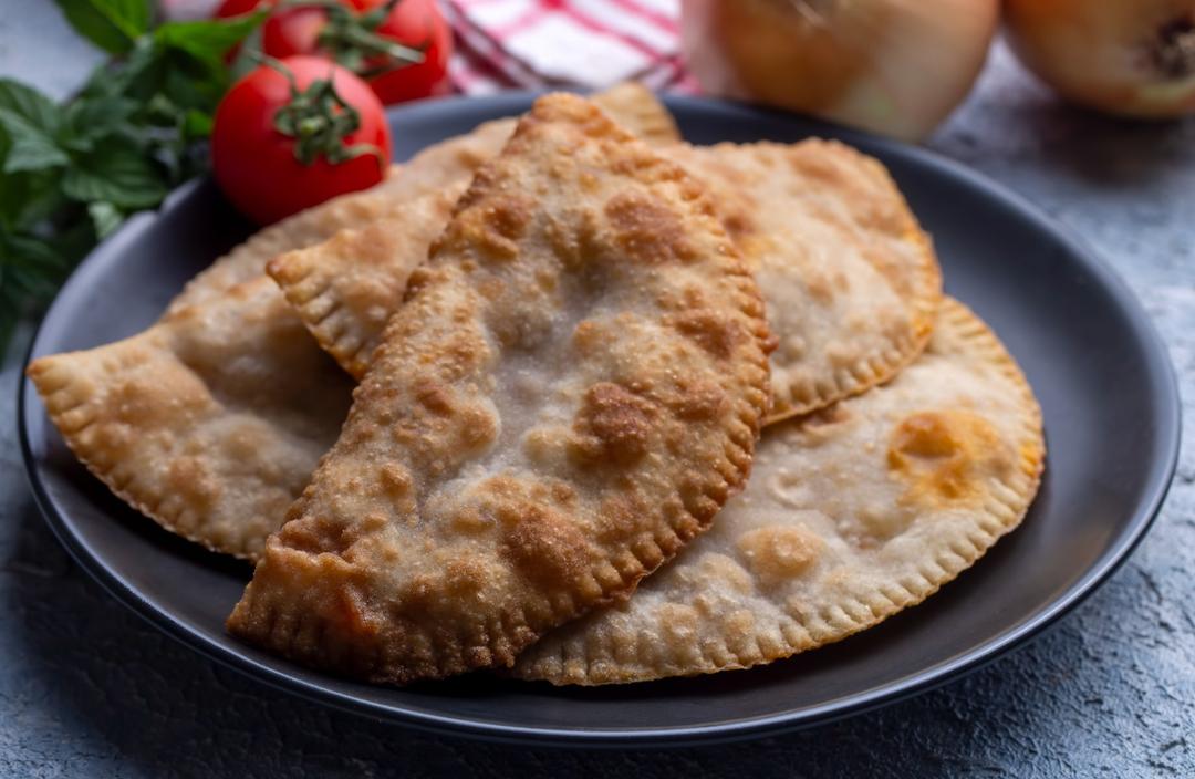 Kıymalı Çiğ Börek Tarifi - Orijinal ve Lezzetli