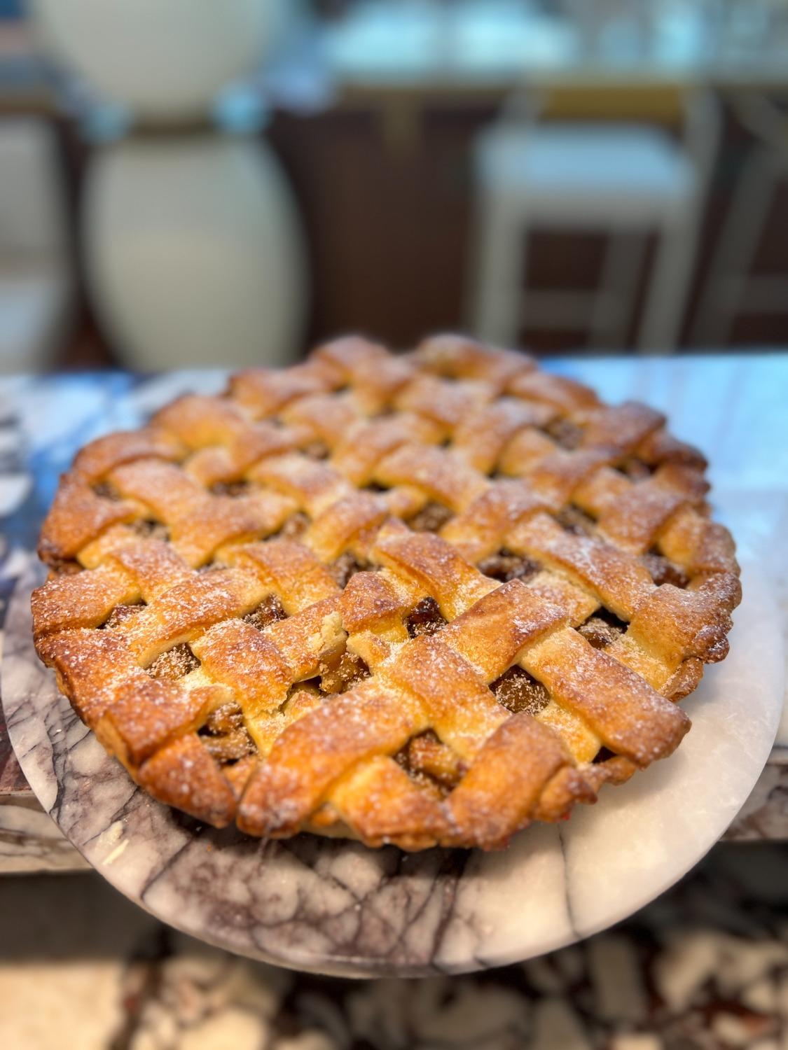 Evde Kolay Elmalı Tarçınlı Cevizli Turta Tarifi