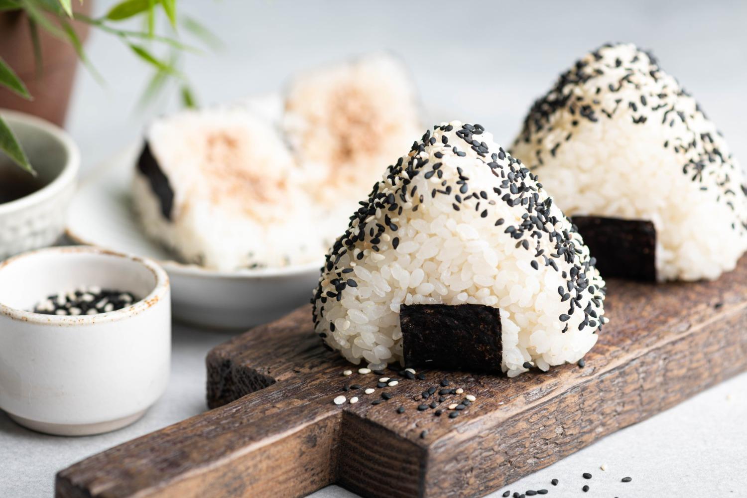 Onigiri Tarifi: Japon Mutfağının Vazgeçilmezi